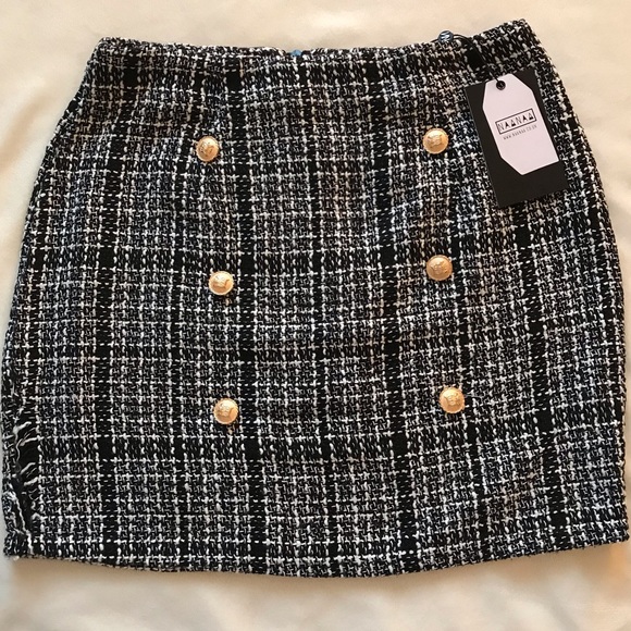 black and white tweed skirt outfit